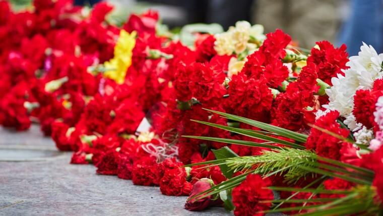 22.02.23 Возложение цветов возле монумента "Москва - город герой!"